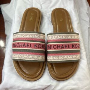 Michael Kors Flat Sandal with Logo.